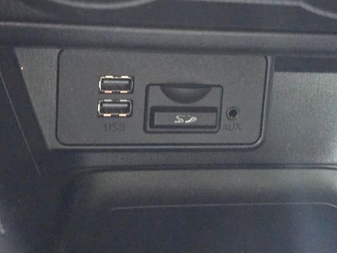 Used 2018 MAZDA MAZDA3 Sport w/ Preferred Equipment Package FWD image 33