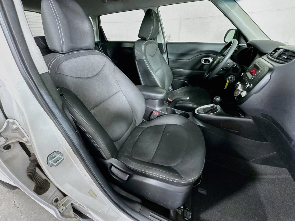 Used 2014 Kia Soul FWD image 30