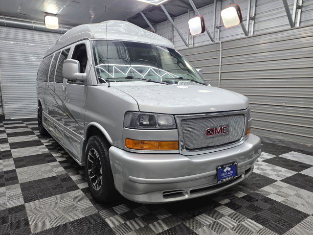 Used 2017 GMC Savana 2500 Extended RWD image 5