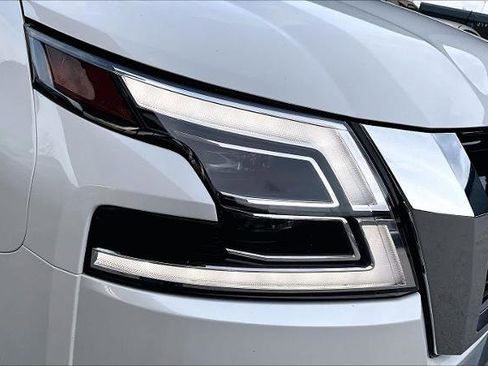 Certified 2023 Nissan Armada Platinum w/ Captain's Chairs Package image 27