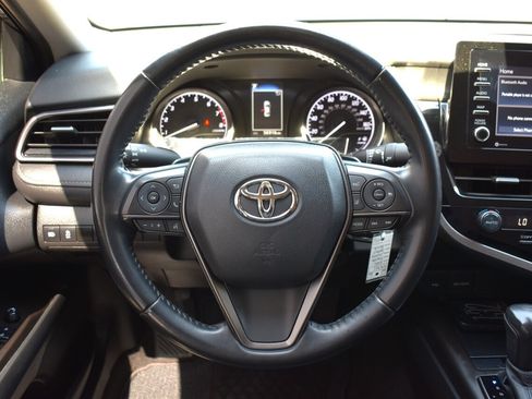 Used 2021 Toyota Camry SE FWD image 13
