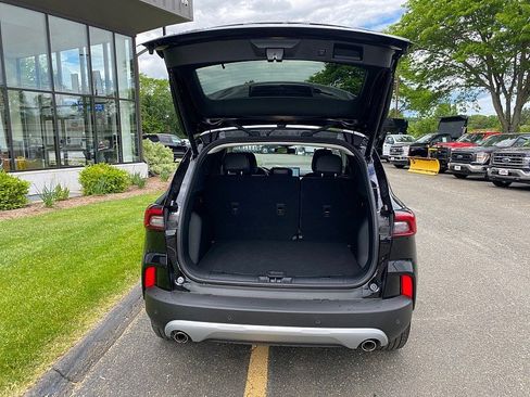 Certified 2025 Ford Escape Platinum AWD/4WD image 9