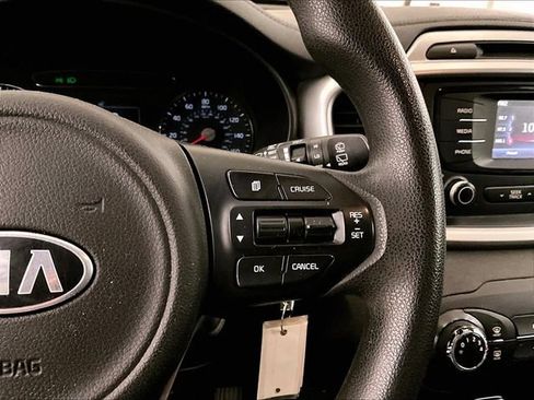Used 2017 Kia Sorento AWD image 19