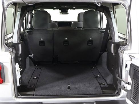 Used 2024 Jeep Wrangler Sahara image 18