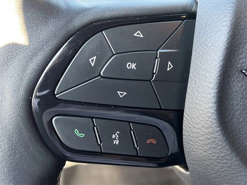 Used 2023 Chrysler 300 C image 20