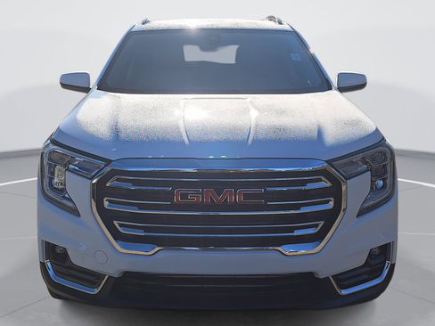 New 2024 GMC Terrain SLT image 2