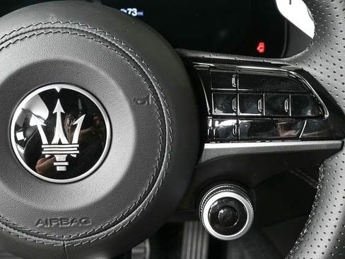 New 2025 Maserati Grecale Folgore image 12