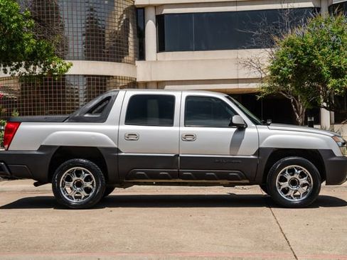 Used 2004 Chevrolet Avalanche 2WD image 12