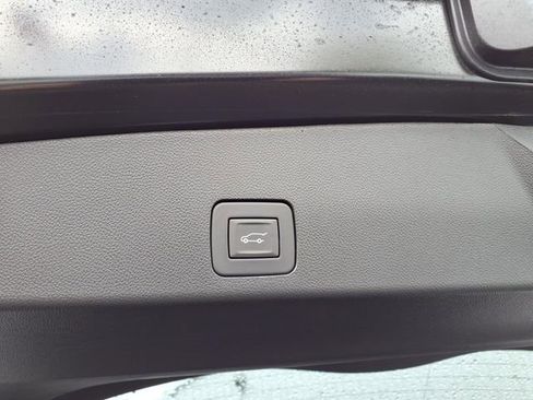 Used 2024 Buick Encore GX Avenir w/ Avenir Technology Package FWD image 21