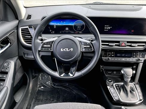 Used 2024 Kia Seltos X-Line AWD/4WD image 5