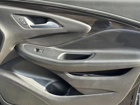 Used 2020 Buick Envision Essence image 22