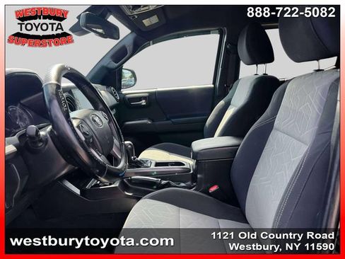 Used 2022 Toyota Tacoma TRD Off-Road w/ Technology Package AWD/4WD image 19