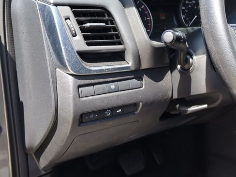 Used 2024 Nissan Rogue SV FWD image 22
