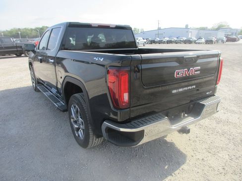New 2026 GMC Sierra 1500 SLT w/ SLT Premium Package AWD/4WD image 9
