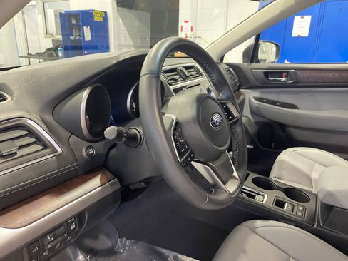Used 2019 Subaru Outback 3.6R Limited image 24