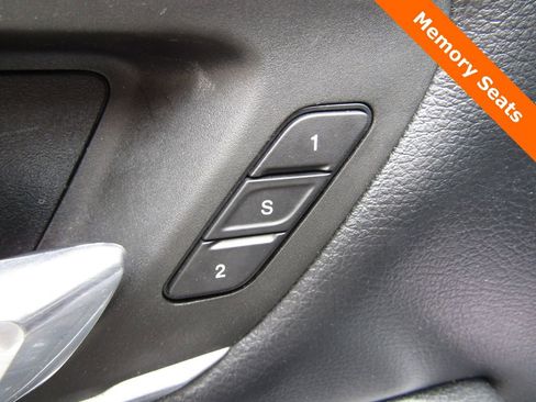 Used 2020 RAM 1500 Laramie w/ Sport Appearance Package image 6