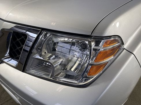 Used 2021 Nissan Frontier SV w/ SV Utility Package image 26