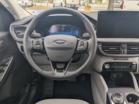 New 2025 Ford Escape SE w/ PHEV Premium Package image 5