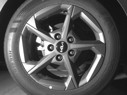 Used 2025 Kia K4 FWD image 15