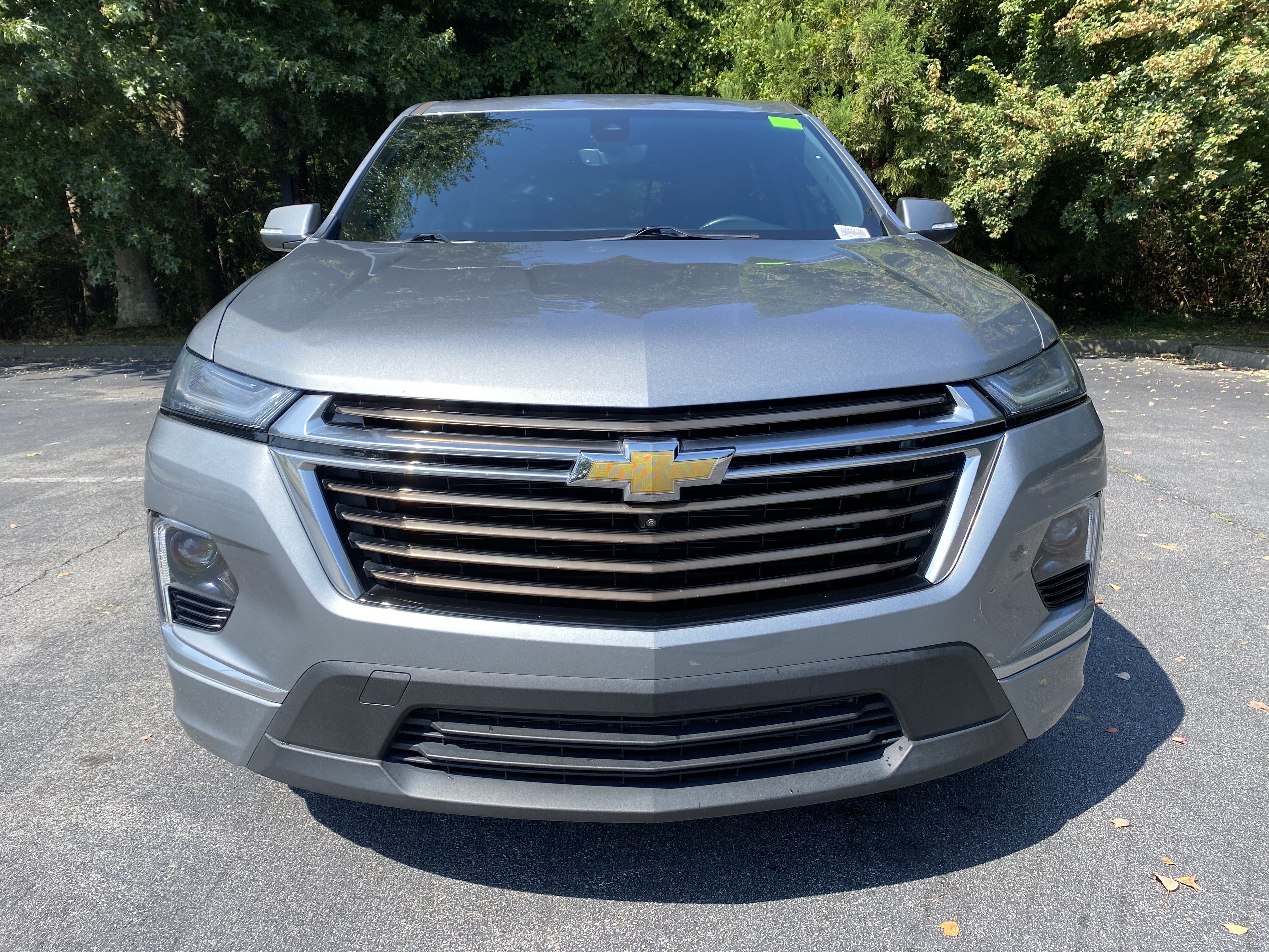 Used 2023 Chevrolet Traverse High Country FWD image 3