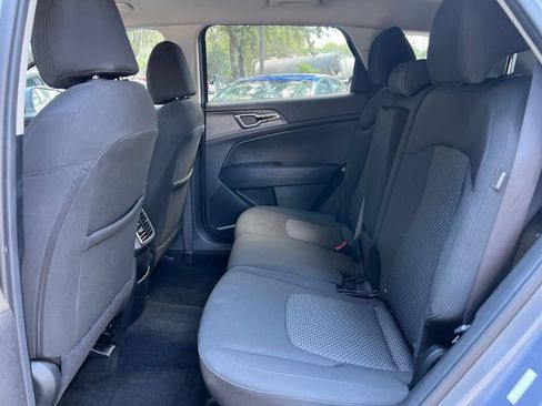 Used 2025 Kia Sportage LX FWD image 23