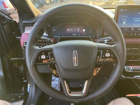 Used 2025 Lincoln Corsair Reserve w/ Equipment Group 202A image 11