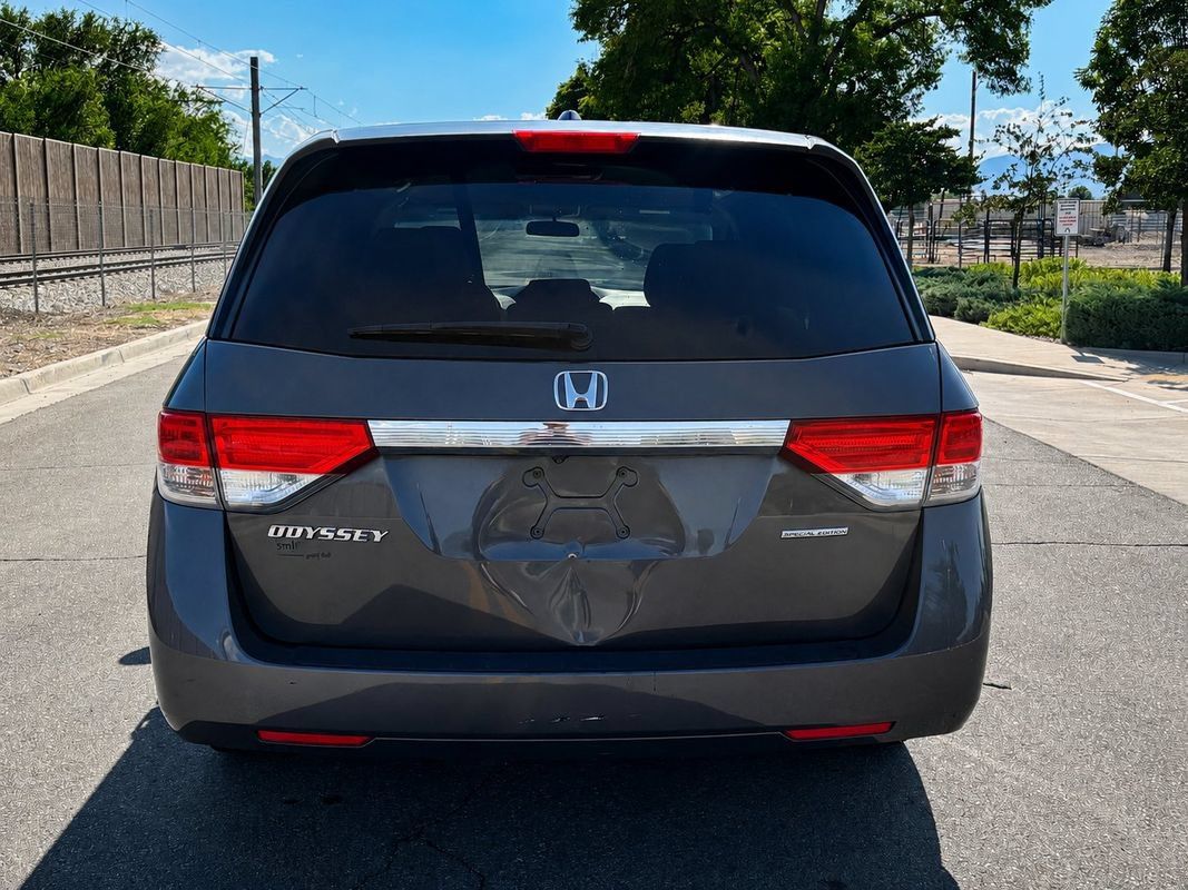Used 2017 Honda Odyssey SE image 4