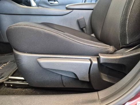 Certified 2025 Nissan Sentra SV FWD image 17