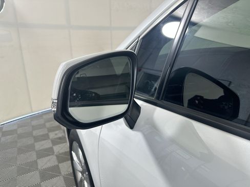 Used 2025 Toyota Sienna Limited FWD image 10