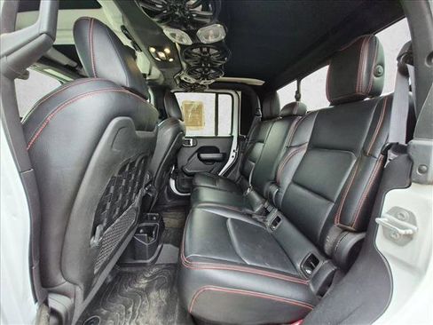 Used 2021 Jeep Gladiator Rubicon AWD/4WD image 16