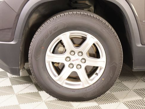 Used 2019 GMC Acadia SLE image 17