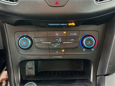 Used 2016 Ford Focus SE image 15