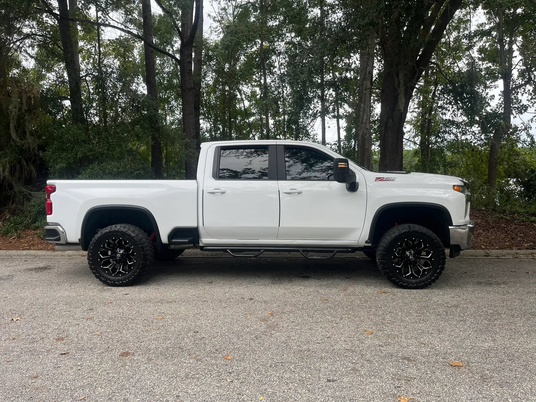Used 2020 Chevrolet Silverado 2500 LT w/ Z71 Off-Road Package AWD/4WD image 3