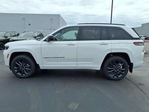 New 2026 Jeep Grand Cherokee Limited AWD/4WD image 3