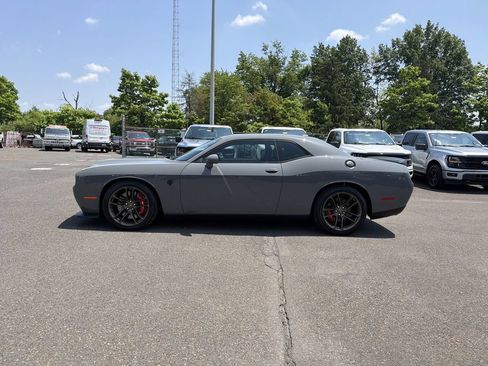 Used 2023 Dodge Challenger SRT Hellcat w/ Driver Convenience Group RWD image 2