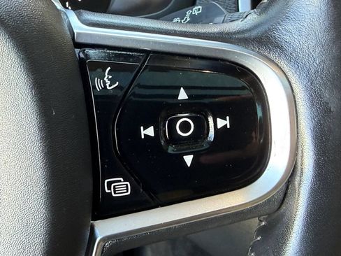 Used 2016 Volvo XC90 T6 Momentum w/ Vision Package AWD/4WD image 26