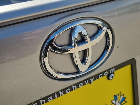 Used 2025 Toyota RAV4 XLE FWD image 27