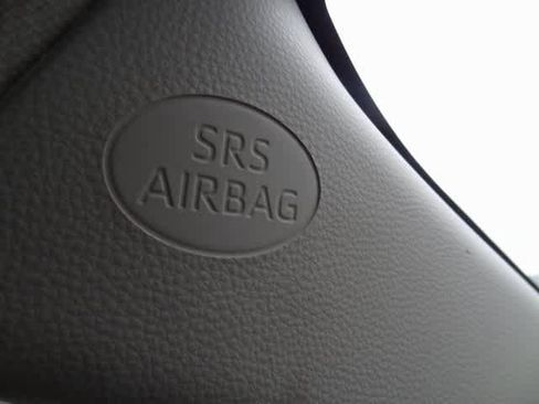 Used 2022 Toyota Corolla LE image 16