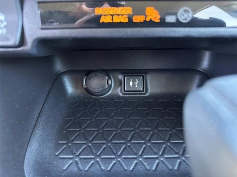 Used 2019 Toyota RAV4 LE image 20