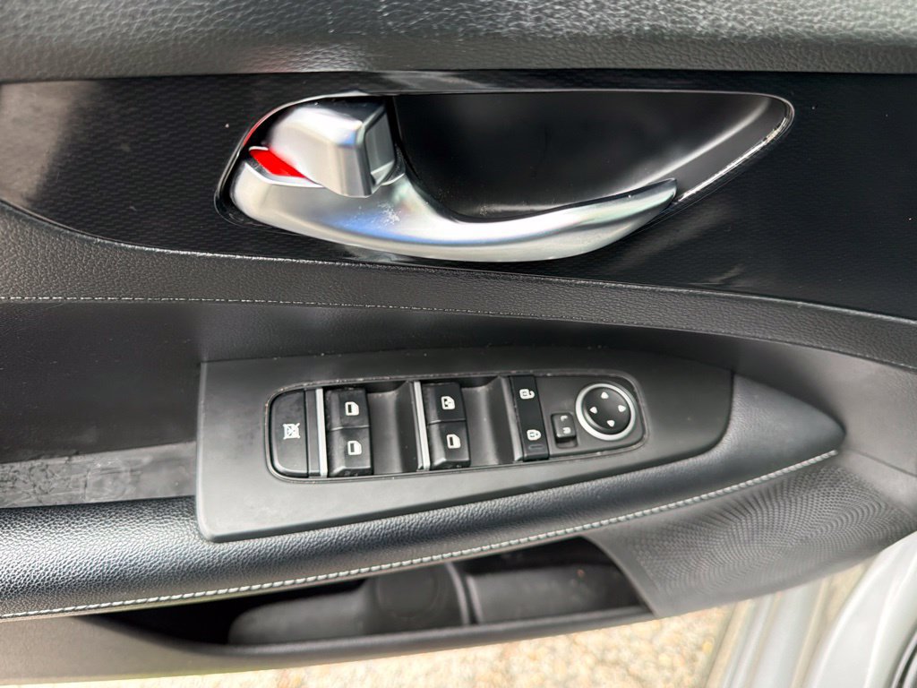 Used 2023 Kia Forte GT-Line FWD image 18
