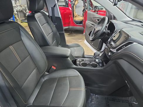Used 2024 Chevrolet Equinox Premier AWD/4WD image 12