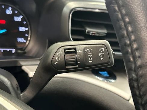 Used 2023 Ford Explorer XLT w/ Equipment Group 202A AWD/4WD image 38