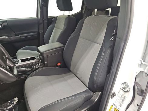 Certified 2023 Toyota Tacoma TRD Off-Road image 15