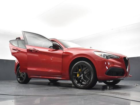 Used 2021 Alfa Romeo Stelvio Ti w/ Nero Edizione AWD/4WD image 29