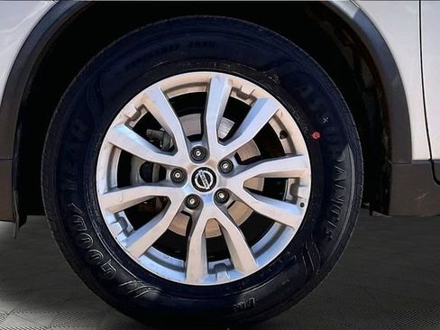 Used 2019 Nissan Rogue SV FWD image 21