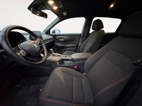 Certified 2025 Honda HR-V Sport image 9