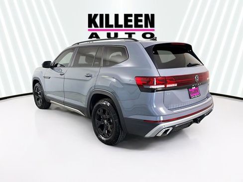 New 2025 Volkswagen Atlas Peak Edition SE image 5
