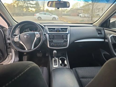 Used 2018 Nissan Altima 2.5 S w/ S Convenience Package image 10