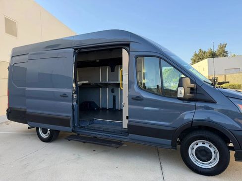 Used 2021 Ford Transit 250 148 High Roof Extended w/ Parcel Delivery Package RWD image 18