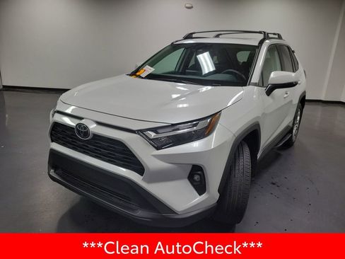 Used 2025 Toyota RAV4 XLE Premium w/ Weather Package AWD/4WD image 4